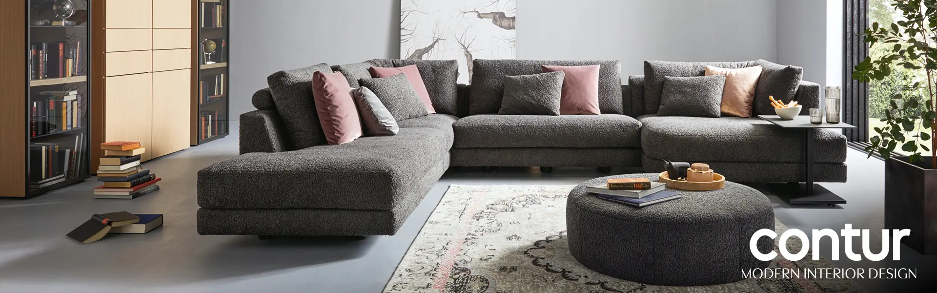 dunkelgraues Sofa